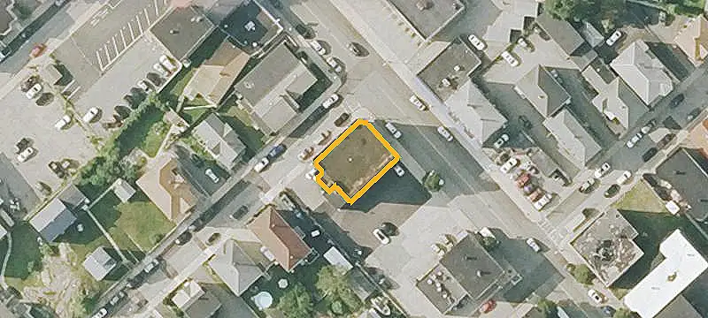 Mixed-Use Property With Restaurant