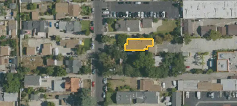 Tenant-Occupied Duplex with Courtyard