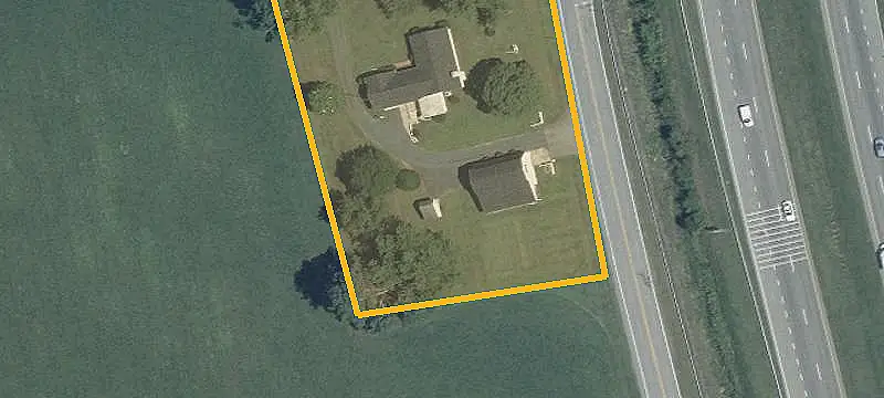 High-Visibility Commercial Land