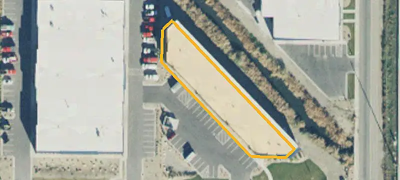 Modern Warehouse with Grade-Level Loading
