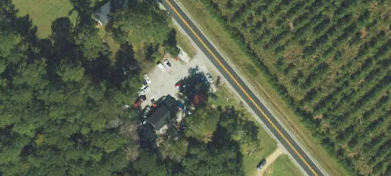 Auto Shop With Multiple Structures