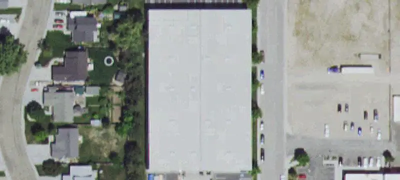 Flex Space with Overhead Door