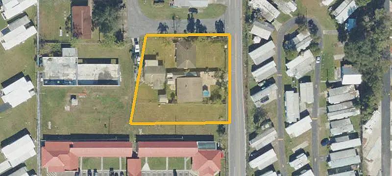 Fully Leased 6-Unit Apartment Building