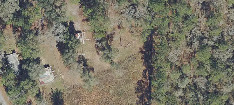 Equestrian Farm with 14-Stall Barn