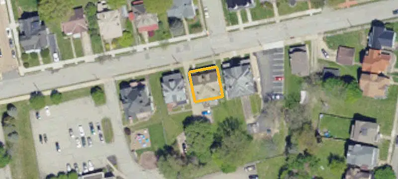 Brick Triplex With Separate Utilities