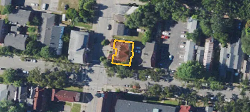 6-Unit Apartment Building