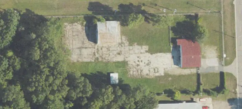 Fenced Flex Space with Outbuildings