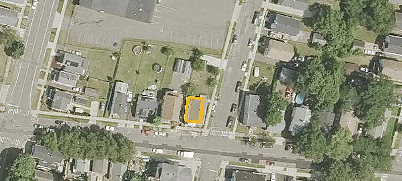 Renovated Duplex with Private Parking