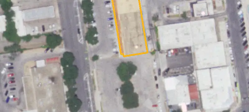 Retail End Cap with Parking