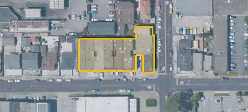 5-Unit Apartment Building with Garage
