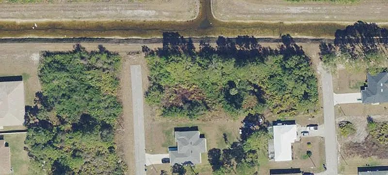 1601 Hanna Ave S, Lehigh Acres, FL 33976