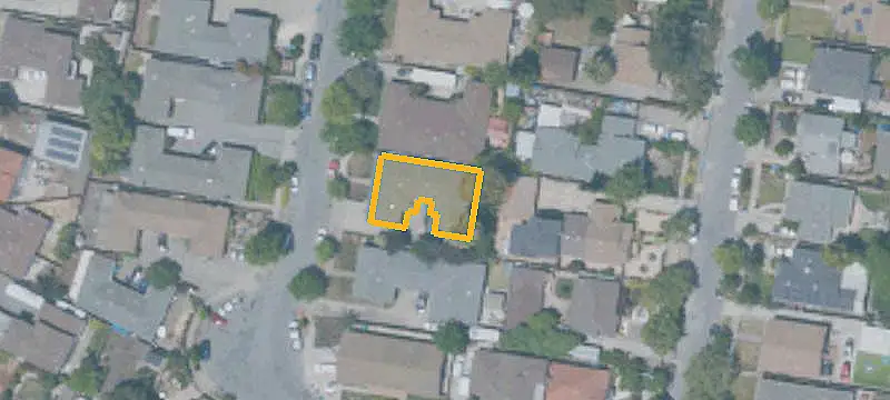 Renovated Duplex With Private Yards