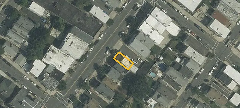 Mixed-Use Restaurant Property
