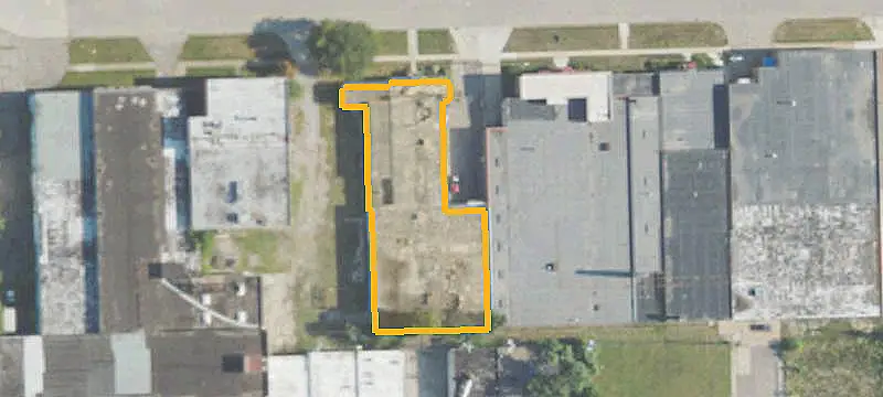 Manufacturing Building with 28-Foot Clear Height