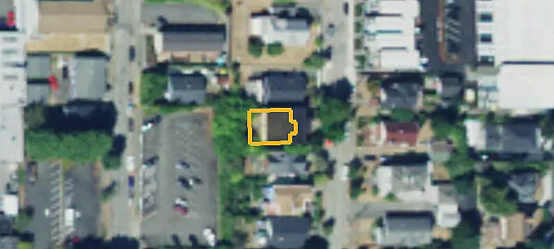 6-Unit Apartment Building
