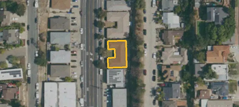 Single-Story Five-Unit Apartment Building