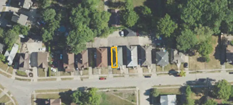 6-Unit Apartment Building