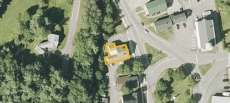 6-Unit Apartment Building