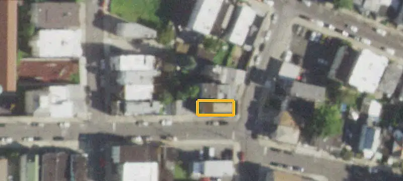 6-Unit Apartment Building