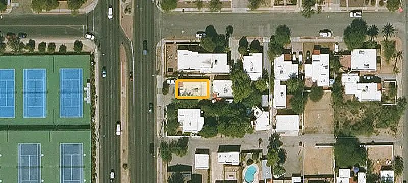 Renovated Flex Space with Fenced Yard