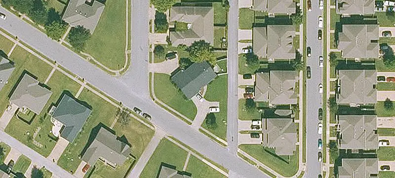 Two-Unit Duplex with Conveying Appliances