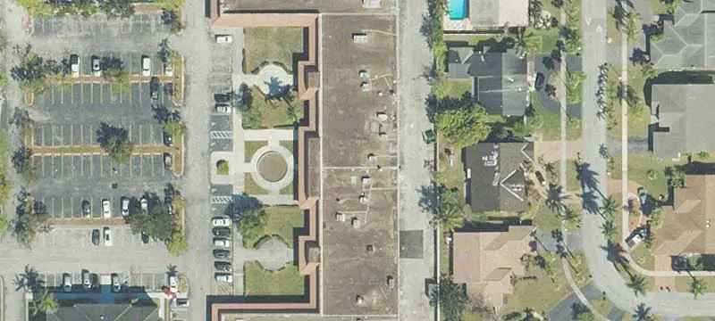 Open-Plan Retail Space