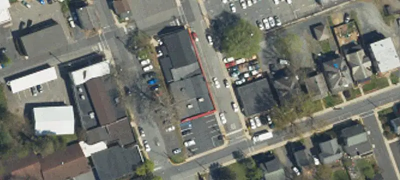 Seven-Unit Mixed-Use Retail Plaza