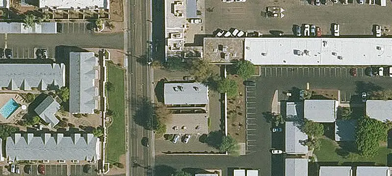 6-Unit Apartment Building
