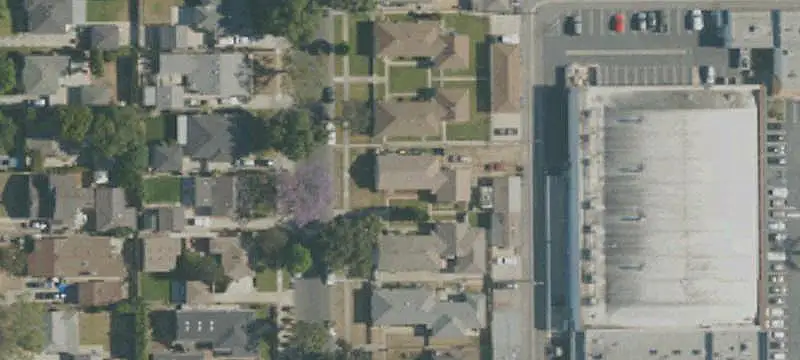 Single-Story Triplex With Garages