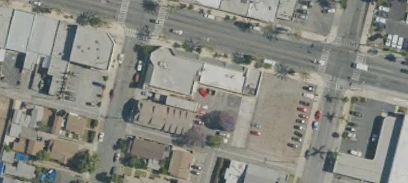 Six-Unit Mixed-Use Retail Plaza