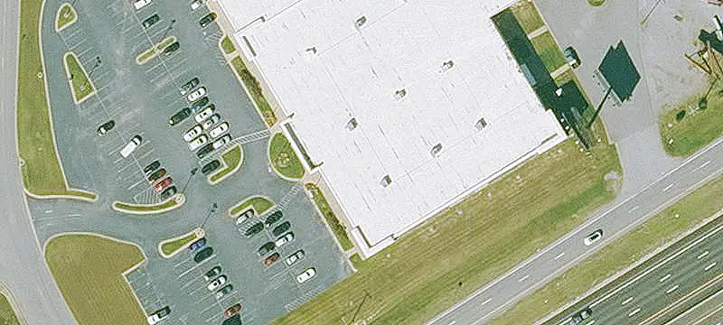 Single-Tenant Furniture Showroom