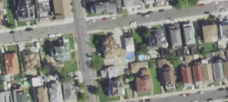 Detached 10-Unit Apartment Property