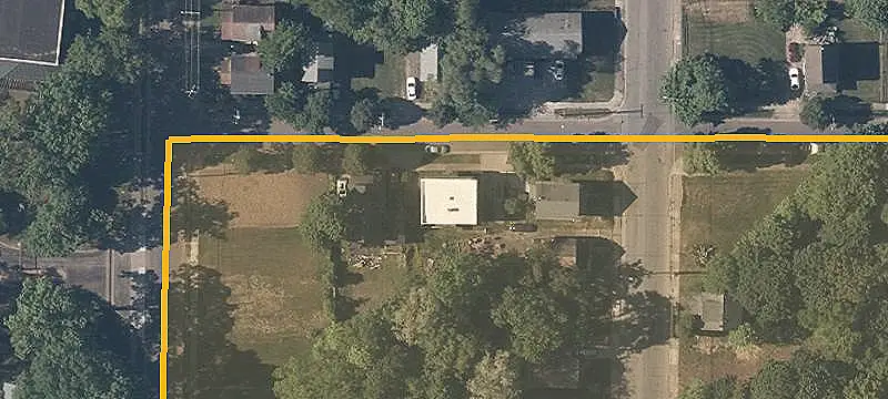 4-Unit Apartment Building