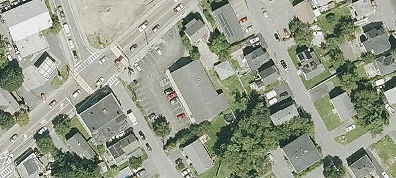 Retail Space at Lighted Intersection