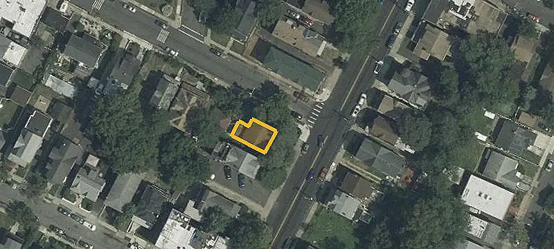 Three-Level Triplex with Garage