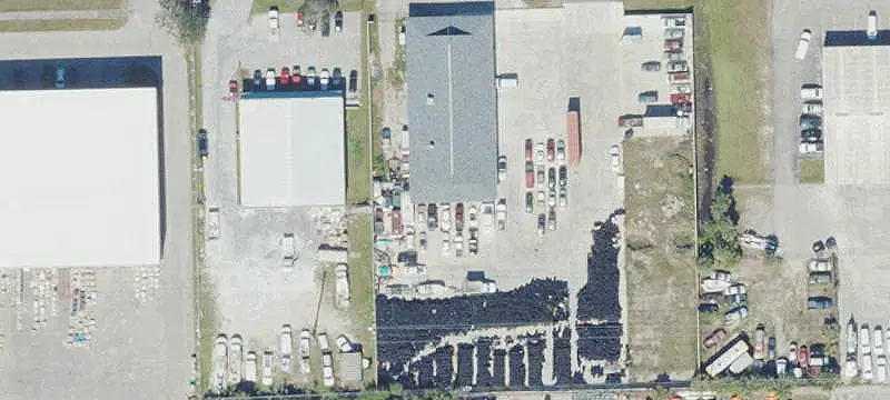 Flex Building with Fenced Yard