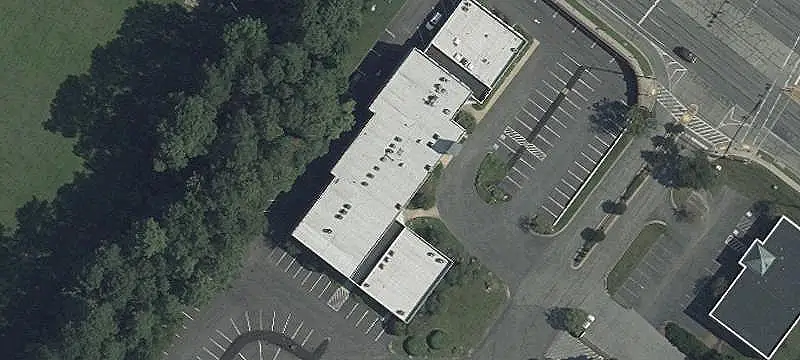 Office Unit with Two Entrances