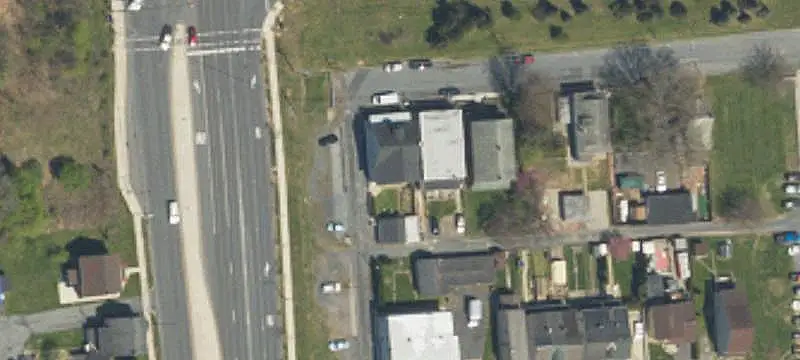 Mixed-Use Building with Garage