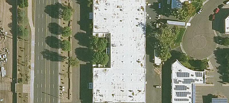 Flex Space with Grade-Level Loading