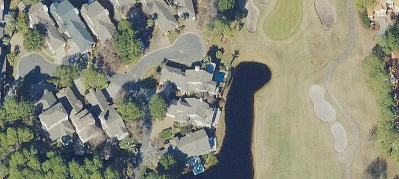 Deeded End-Unit Garage