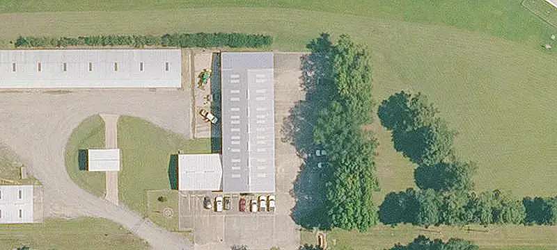 Fenced Flex Facility with Secured Yard