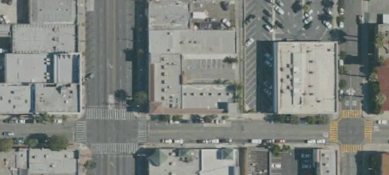 Signalized-Intersection Storefront