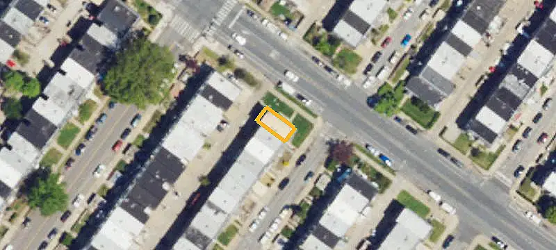 Two-Unit Duplex with Large Yard