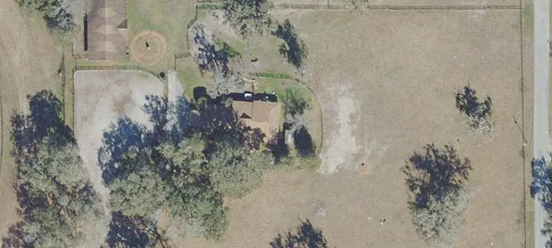 Equestrian Estate With Center-Aisle Barn