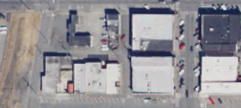 Multi-Tenant Retail Building