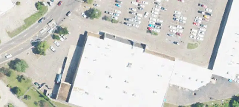 Neighborhood Shopping Center with Flexible Suites