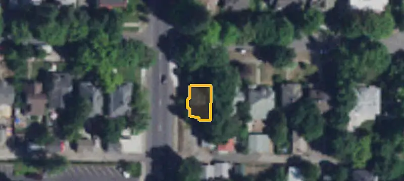 6-Unit Apartment Building