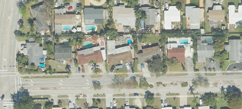 6-Unit Apartment Building