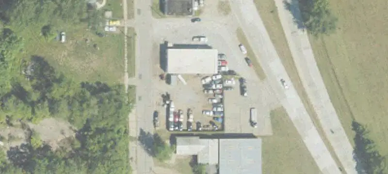 Auto Shop Suite With Hoist