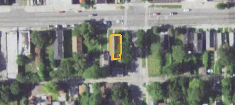 Corner-Lot Multifamily Property